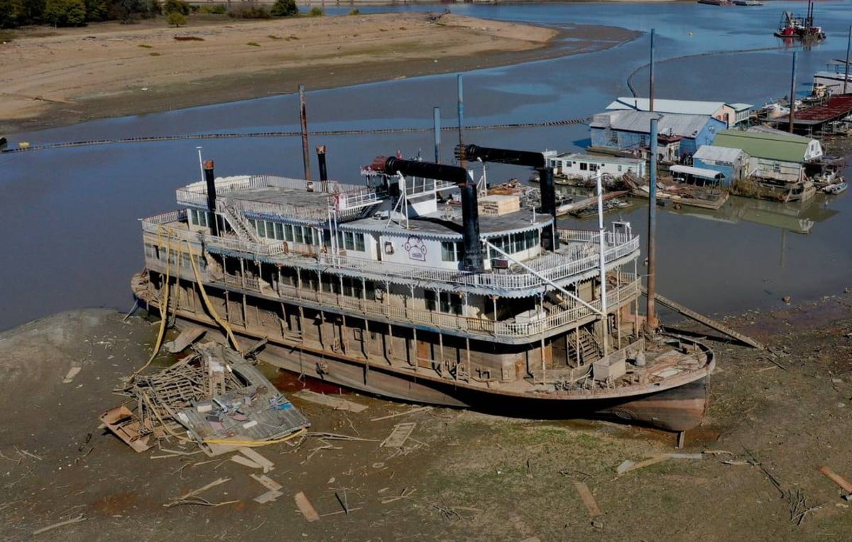 Diamond Lady Riverboat Casino